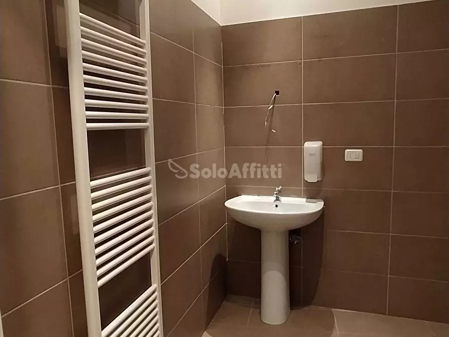 Immagine 18 di Ufficio in affitto  in Zona Fiori a Terni