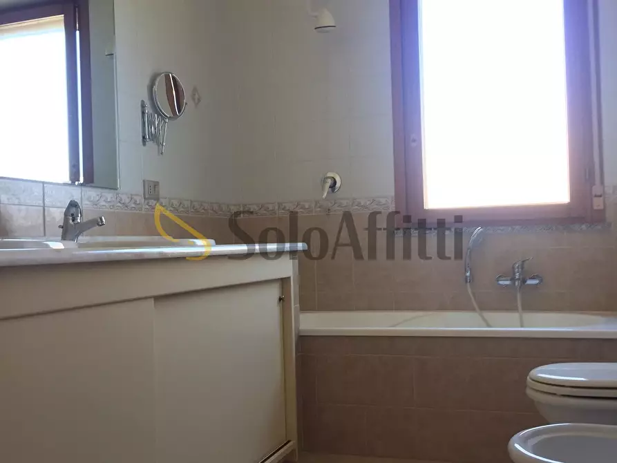 Immagine 6 di Trilocale in affitto  a Cagliari