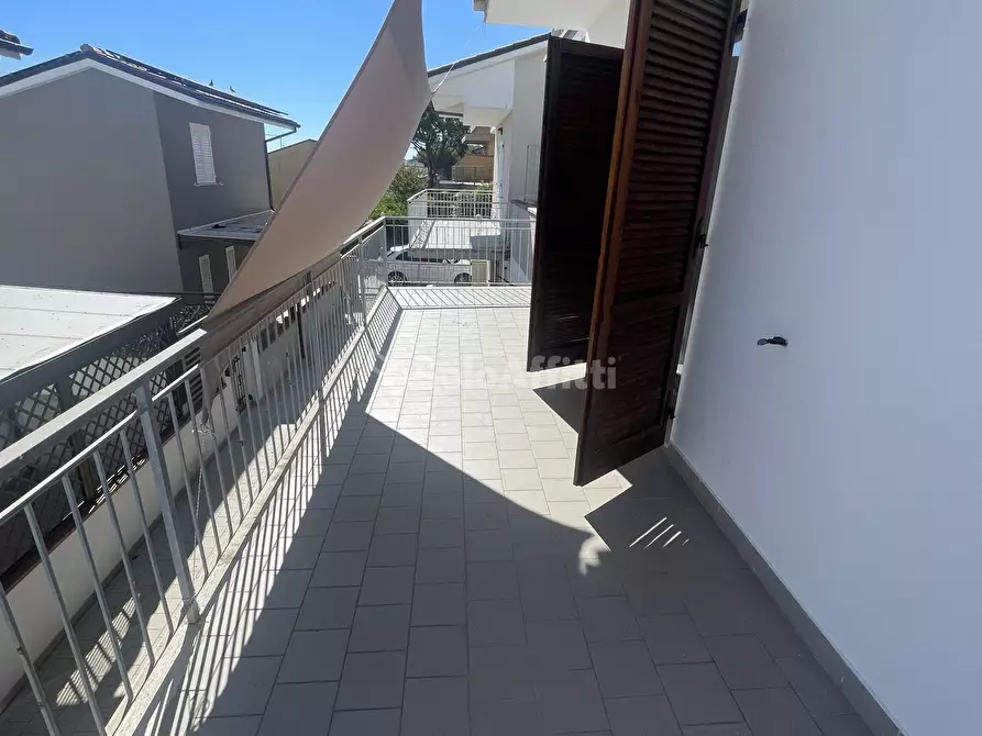Immagine 9 di Trilocale in affitto  a Numana