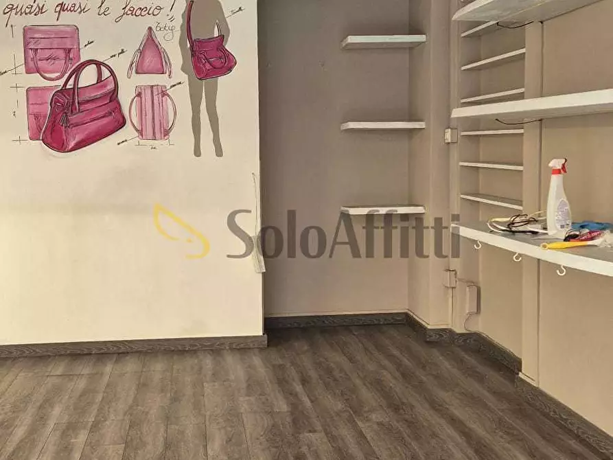 Immagine 13 di Locale commerciale in affitto  in Via Luigi Cibrario 46 bis/A a Torino