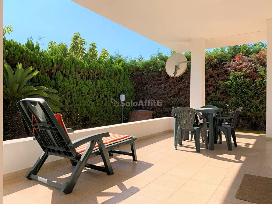 Immagine 1 di Villa in affitto  in via del mare a Simeri Crichi