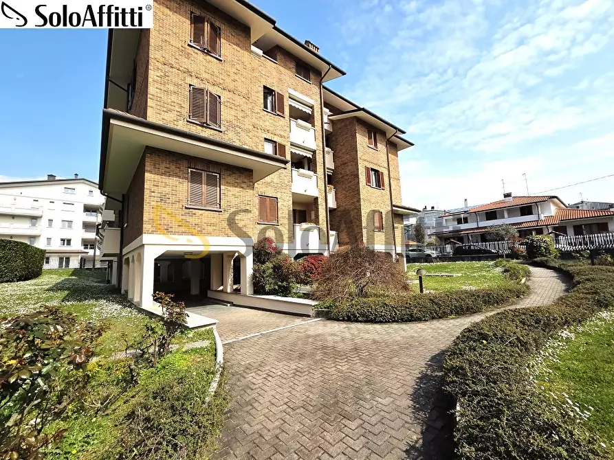 Immagine 23 di Bilocale in affitto  in Via Giacomo Puccini 22 a Cesano Maderno