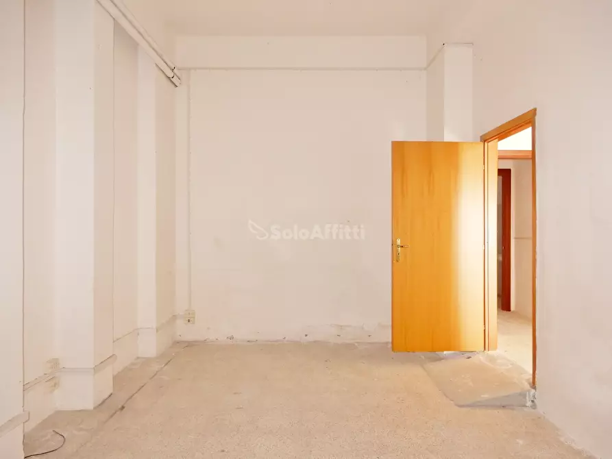 Immagine 3 di Locale commerciale in affitto  a Catanzaro