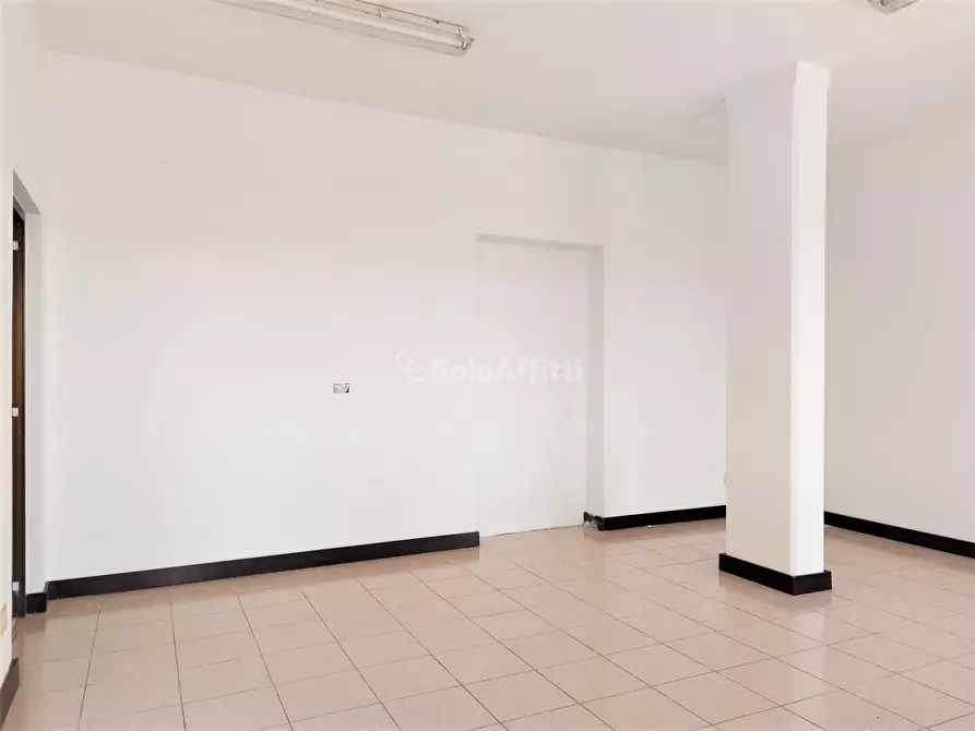 Immagine 9 di Ufficio in affitto  in Via Ivo Oliveti a Fiumicino