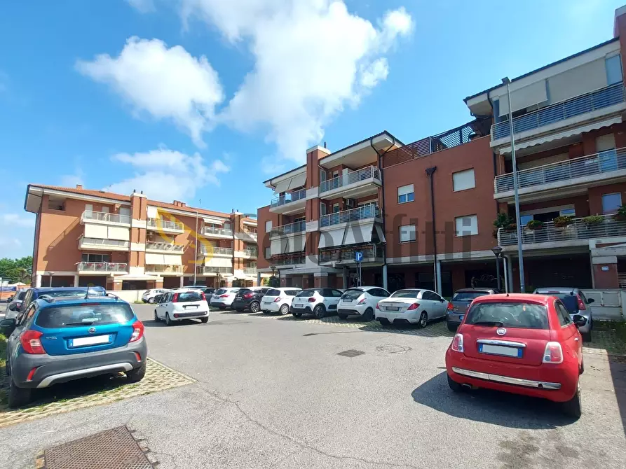 Immagine 1 di Locale commerciale in affitto  in Via Sandro Pertini a Fiumicino