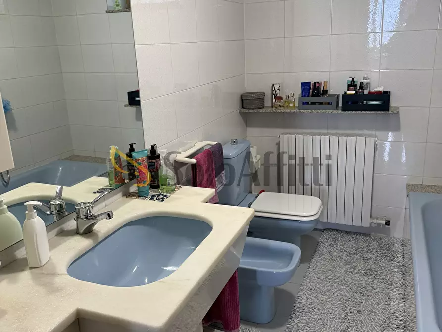 Immagine 32 di Quadrilocale in affitto  a Ceriano Laghetto