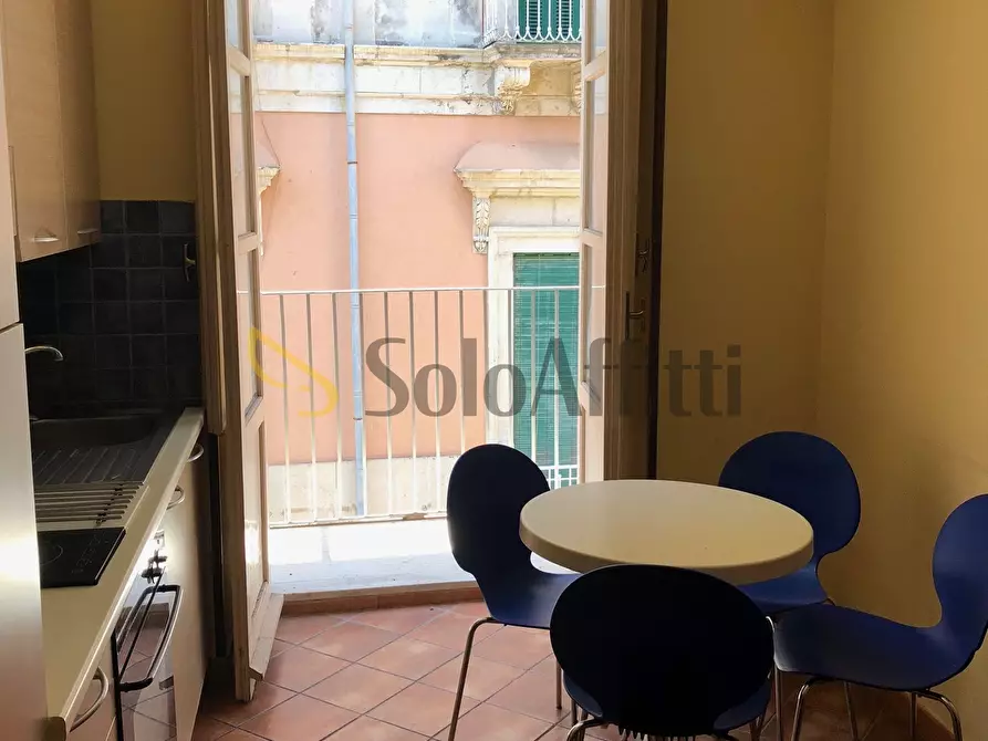 Immagine 14 di Bilocale in affitto  a Catania
