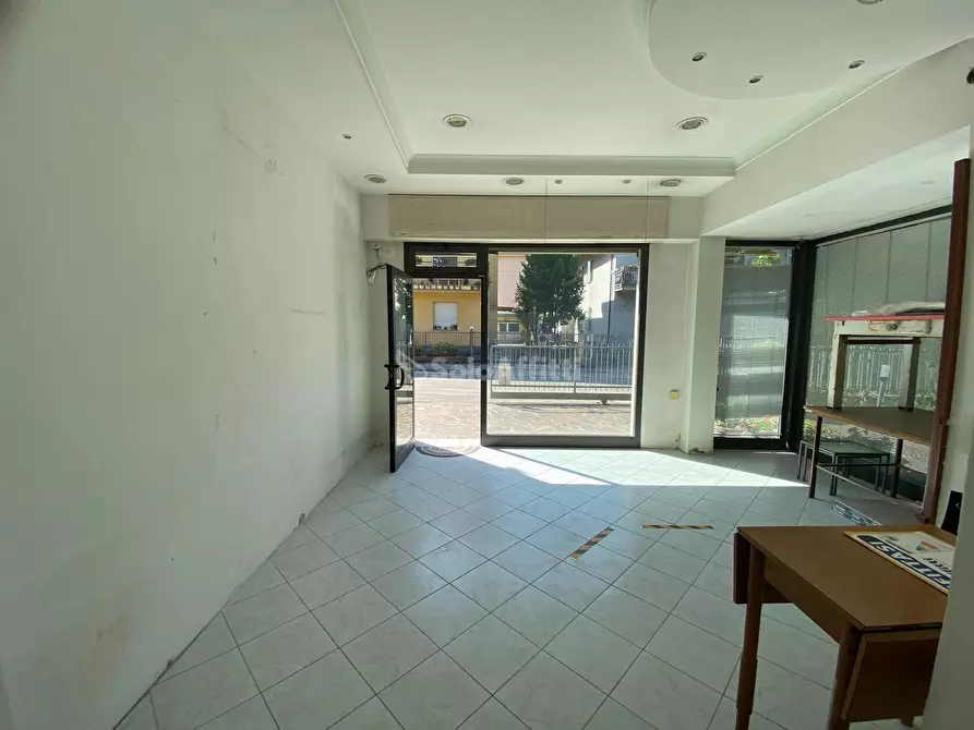 Immagine 10 di Magazzino in affitto  in Via Antonio Guadagnoli 19 a Rimini