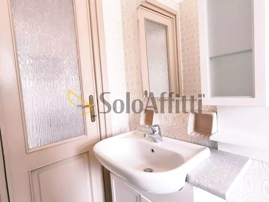 Immagine 19 di Quadrilocale in affitto  in Via Tolmino 43 a Torino