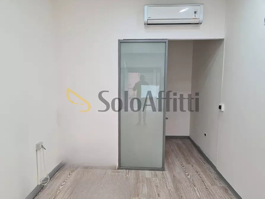 Immagine 6 di Locale commerciale in affitto  a Catanzaro