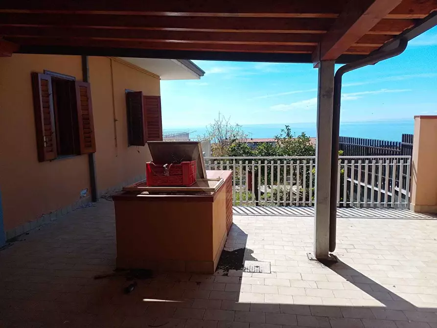 Immagine 13 di Casa indipendente in vendita  a Aci Castello