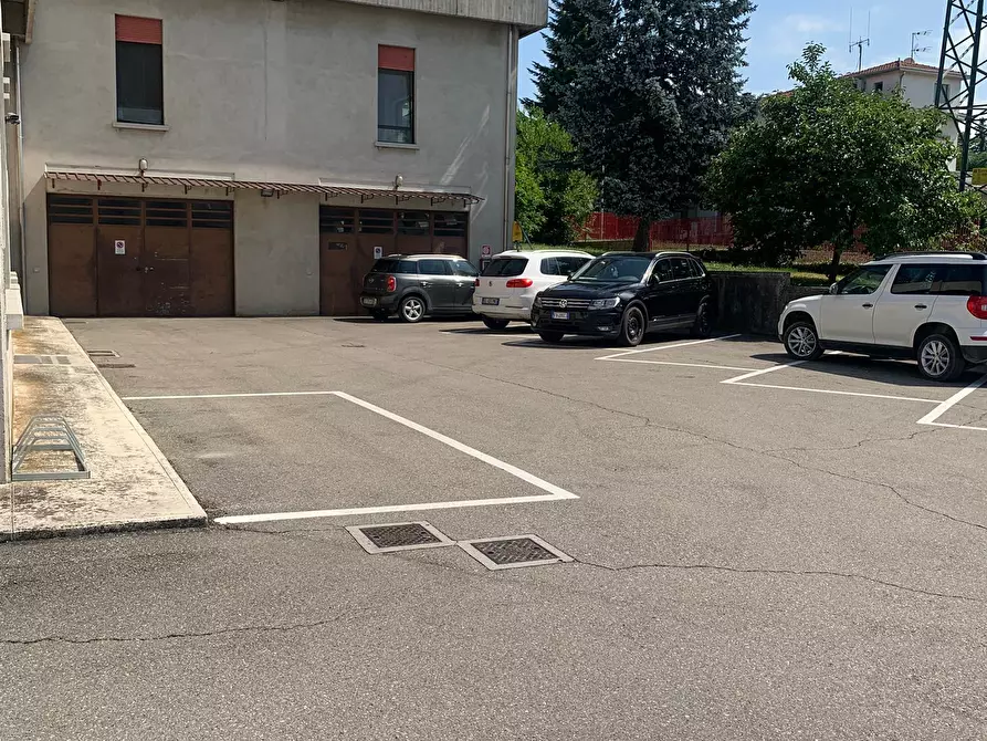 Immagine 11 di Attività artigianale in vendita  a Collecchio