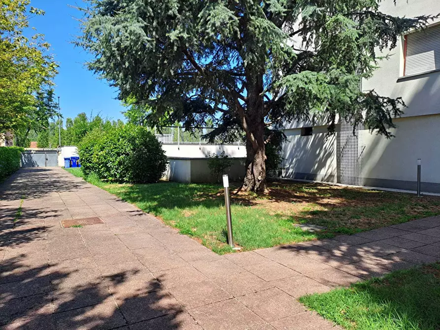 Immagine 27 di Quadrilocale in vendita  in Via Enrico Berlinguer 8 a Parma