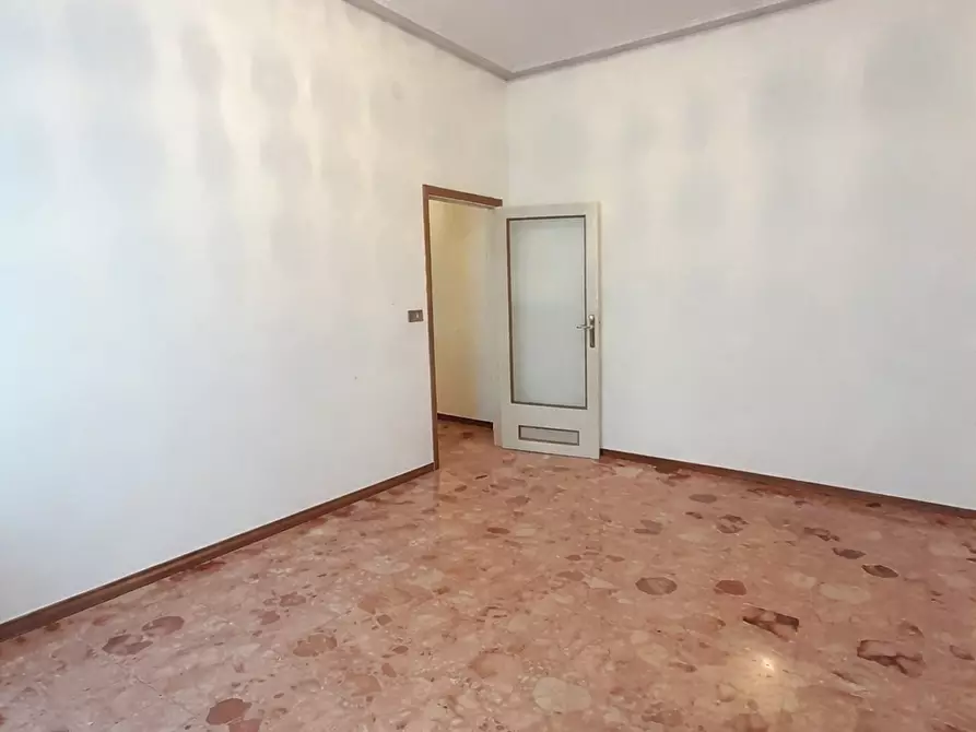 Immagine 6 di Trilocale in vendita  in VIA VOLTURNO 9 a Parma