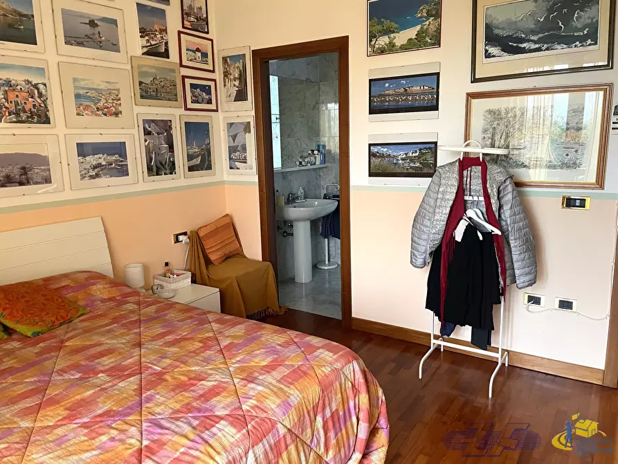 Immagine 25 di Villa in vendita  in Via Fontana Anna a Traversetolo