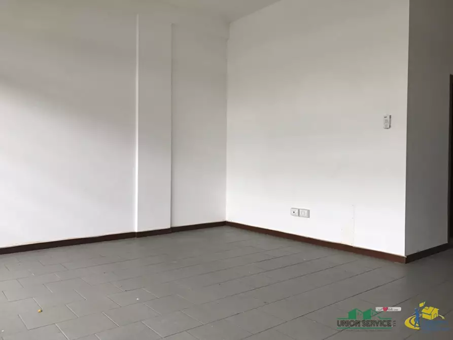 Immagine 5 di Locale commerciale in vendita  in via del giardinetto 6/d a Collecchio