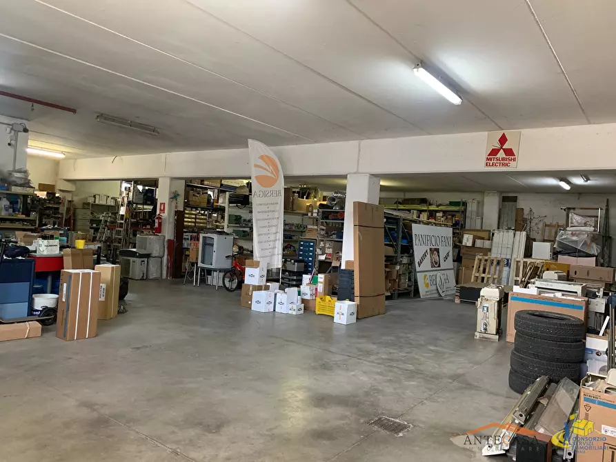 Immagine 14 di Attività artigianale in vendita  a Collecchio