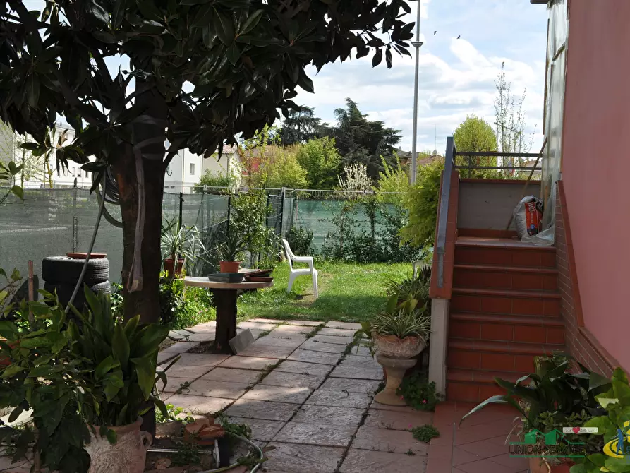 Immagine 4 di Porzione di casa in vendita  in Via Parigi a Collecchio