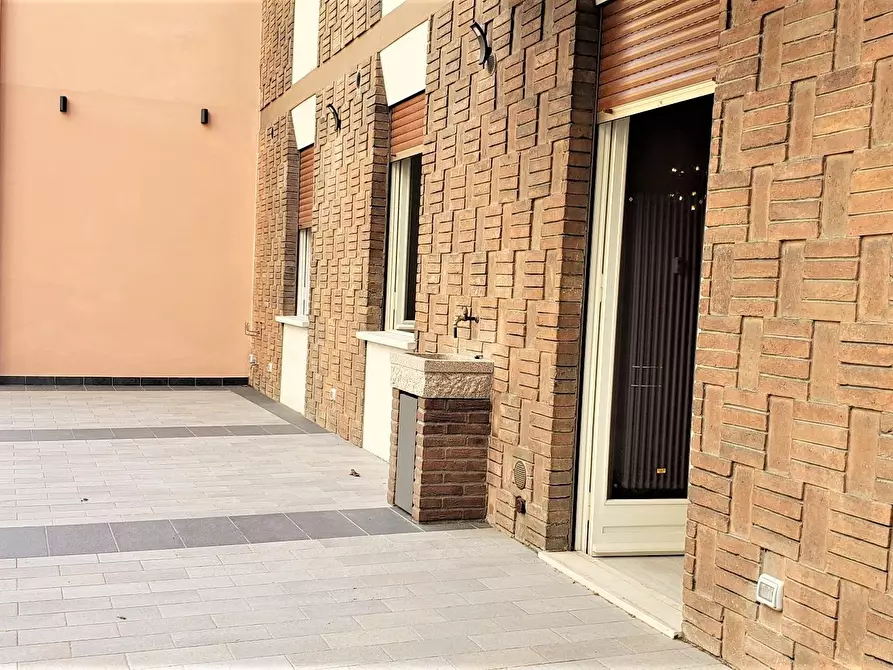 Immagine 12 di Trilocale in affitto  in Via Giuseppe Verdi a Parma