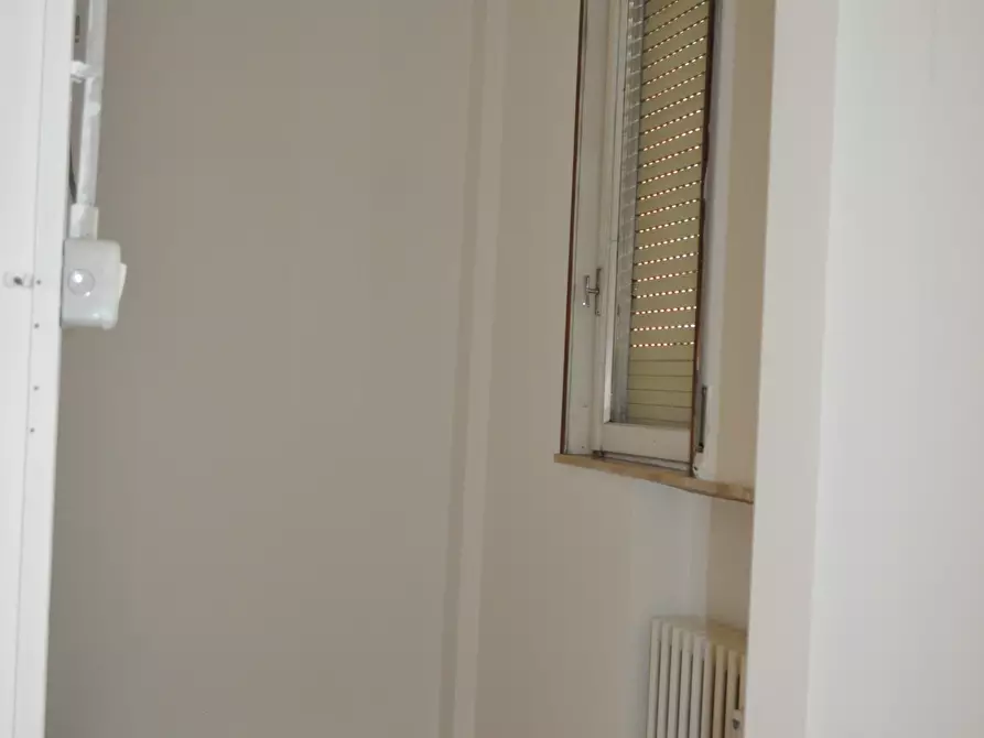 Immagine 13 di Locale commerciale in affitto  in via spezia 49 a Collecchio