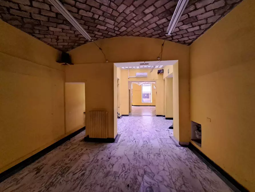 Immagine 12 di Locale commerciale in vendita  in Via Carlo Goldoni 5 a Parma