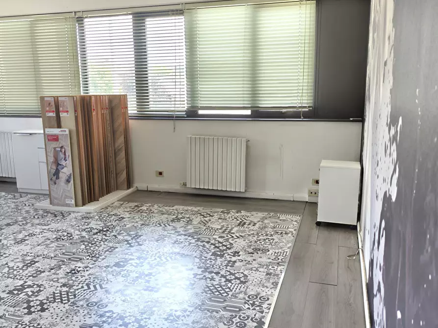 Immagine 3 di Ufficio in affitto  in Via Monte Sporno 1 a Parma