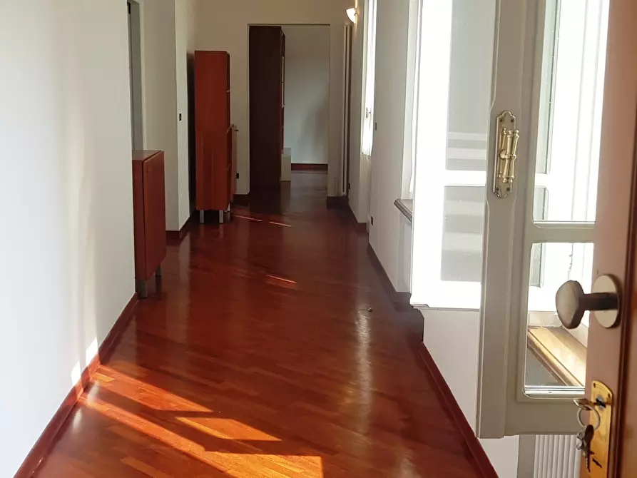 Immagine 11 di Trilocale in affitto  in Borgo Schizzati 17 a Parma