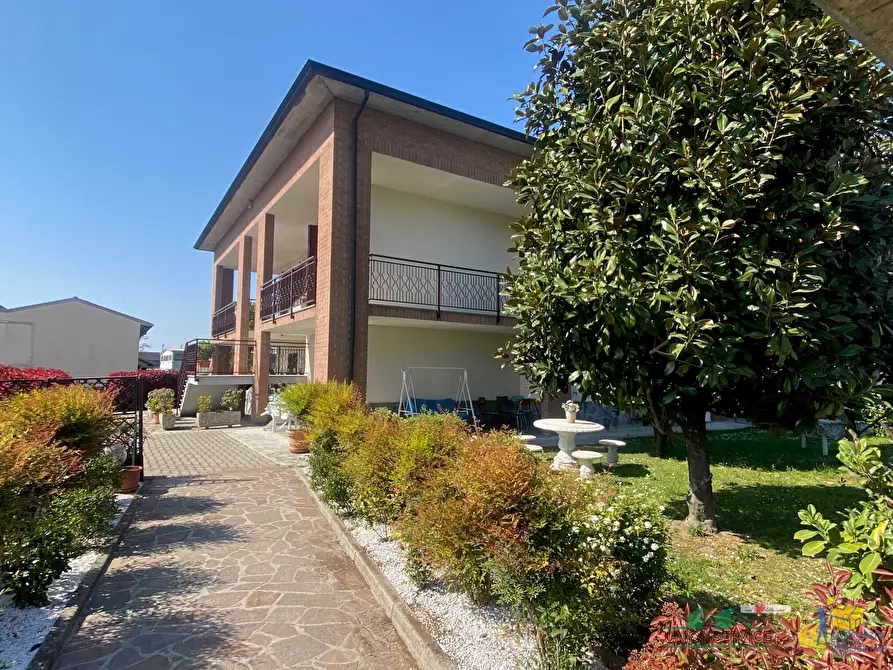 Immagine 7 di Villa in vendita  in Via Ottavio Ricci 20 a Fontanellato