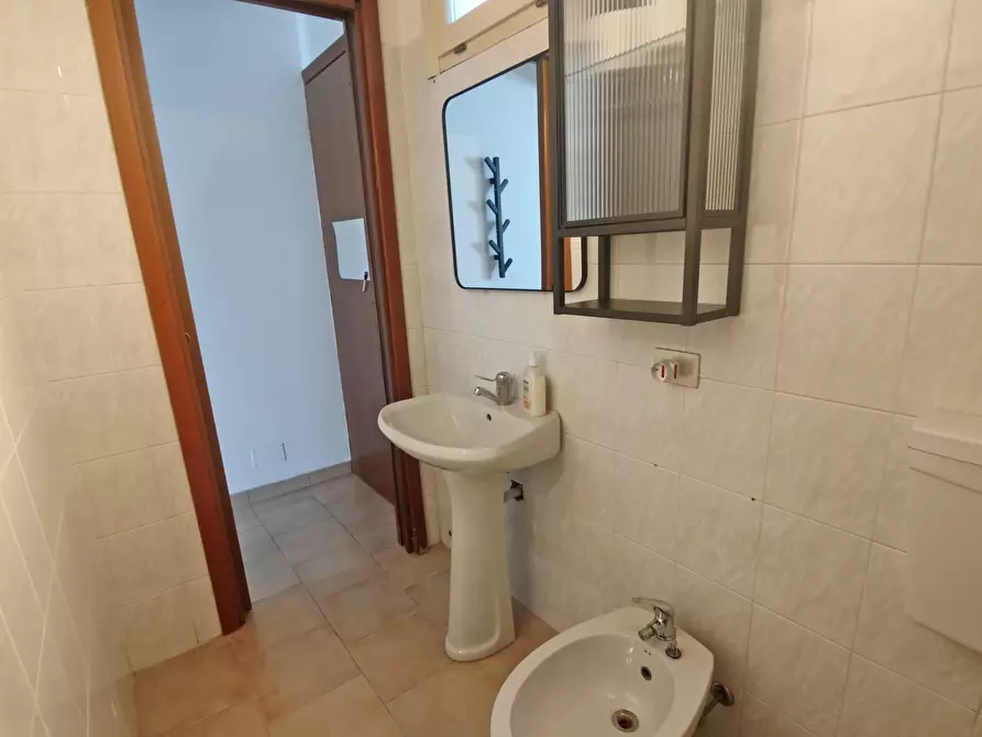 Immagine 24 di Palazzo in vendita  in Strada XX Settembre a Parma