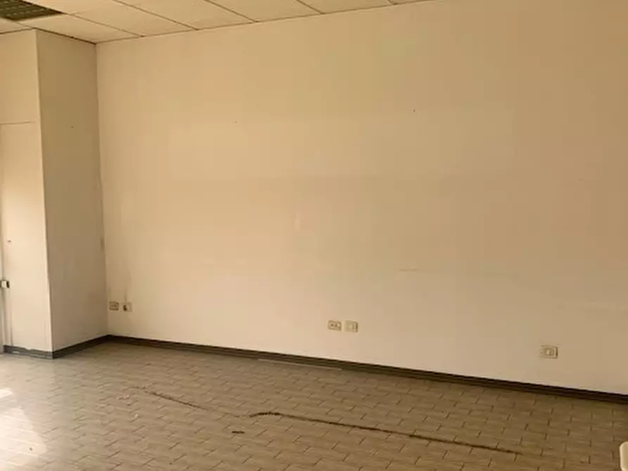 Immagine 14 di Attività artigianale in vendita  in Via Mantova a Parma