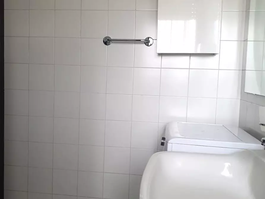 Immagine 31 di Trilocale in affitto  in Via Alcide de Gasperi a Parma