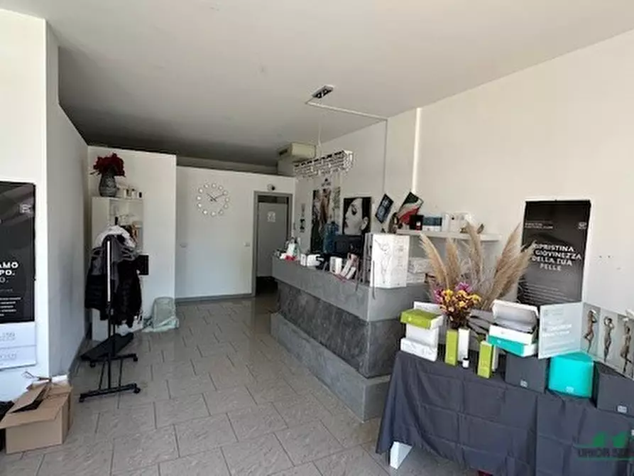 Immagine 6 di Locale commerciale in vendita  in Piazza Borsellino e Falcone 4 a Salsomaggiore Terme