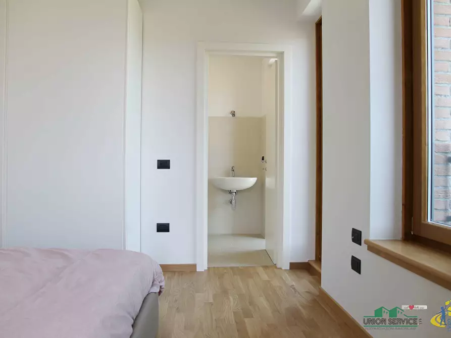 Immagine 9 di Casa bifamiliare in vendita  a Parma