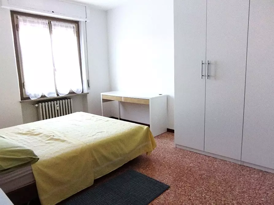 Immagine 1 di Stanza singola in affitto  in Viale Piacenza 79 a Parma