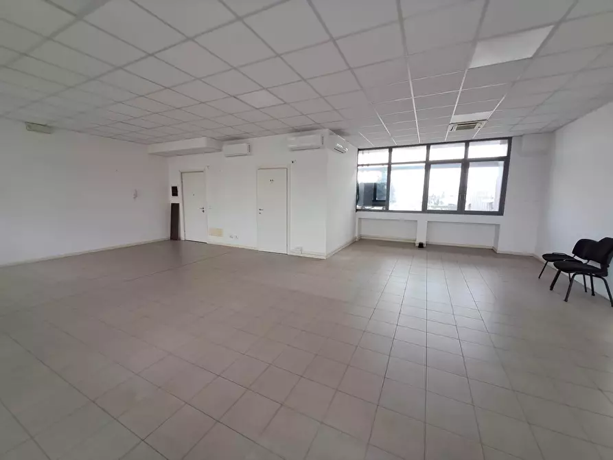 Immagine 9 di Ufficio in affitto  in Via Mario Fantelli 12 a Parma