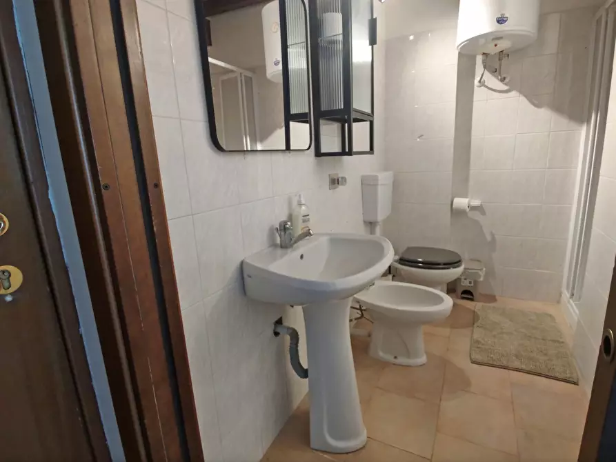 Immagine 25 di Palazzo in vendita  in Strada XX Settembre a Parma