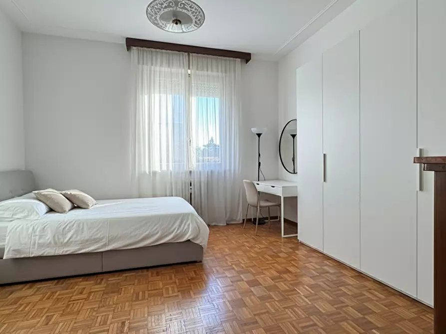 Immagine 16 di Trilocale in vendita  in Strada Luigi Carlo Farini 70 a Parma