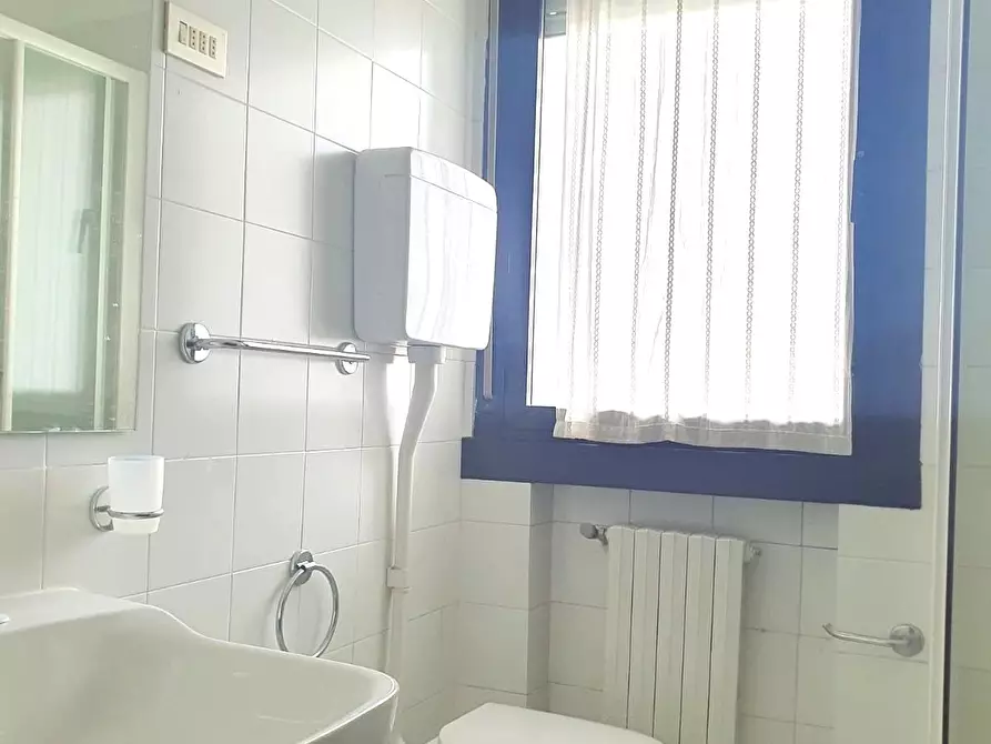 Immagine 32 di Trilocale in affitto  in Via Alcide de Gasperi a Parma