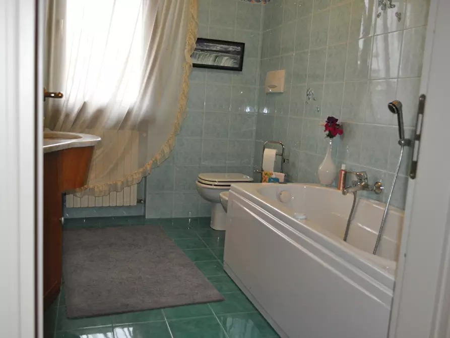 Immagine 31 di Trilocale in vendita  in Via Ulivi 24 a Collecchio