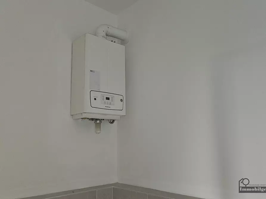 Immagine 25 di Quadrilocale in affitto  in Strada della Repubblica 58 a Parma