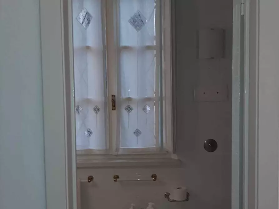 Immagine 17 di Appartamento in vendita  in Strada Luigi Carlo Farini 49 a Parma