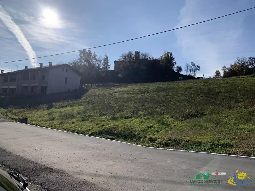 Immagine 6 di Terreno edificabile in vendita  a Langhirano