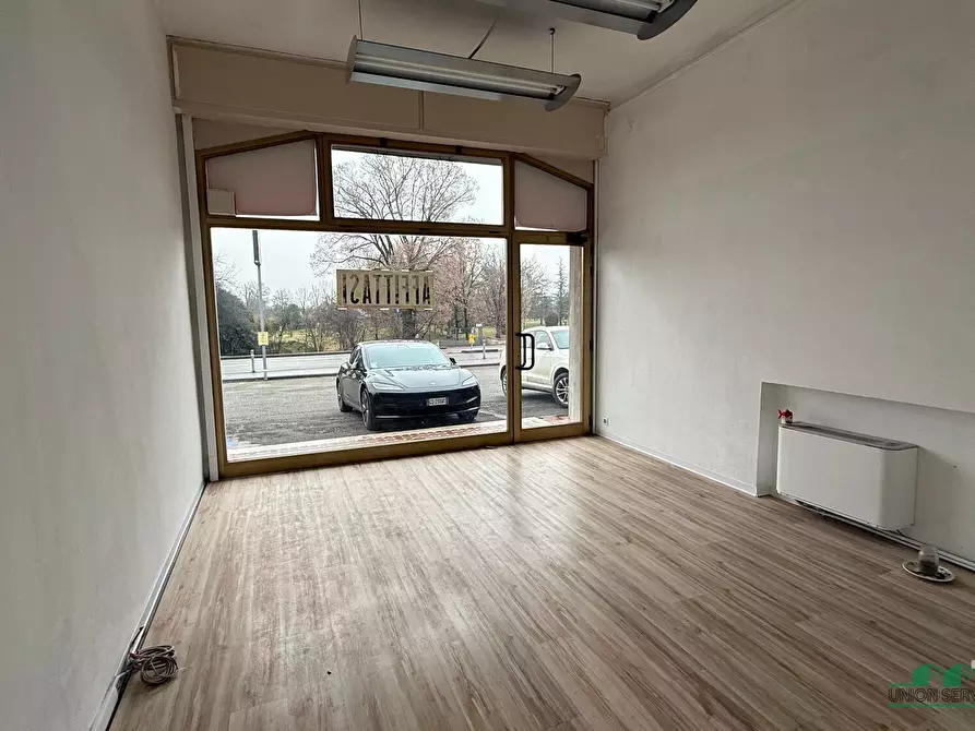 Immagine 3 di Attività artigianale in affitto  in Via Emilia 16 a Noceto