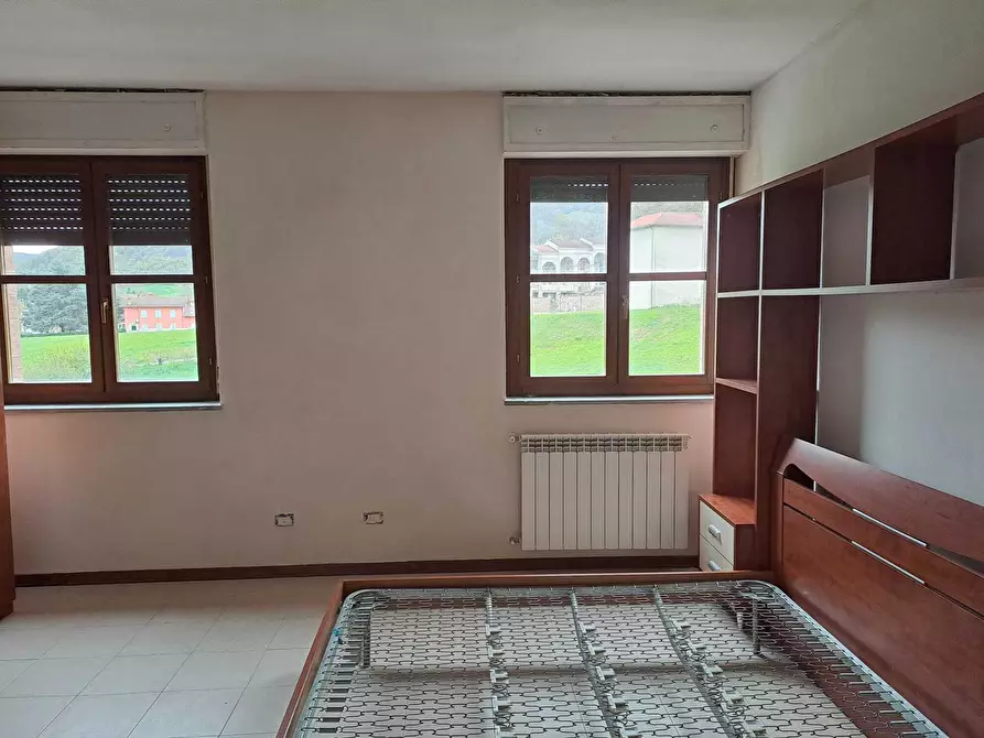 Immagine 11 di Bilocale in vendita  in Strada Valle 82 a Medesano