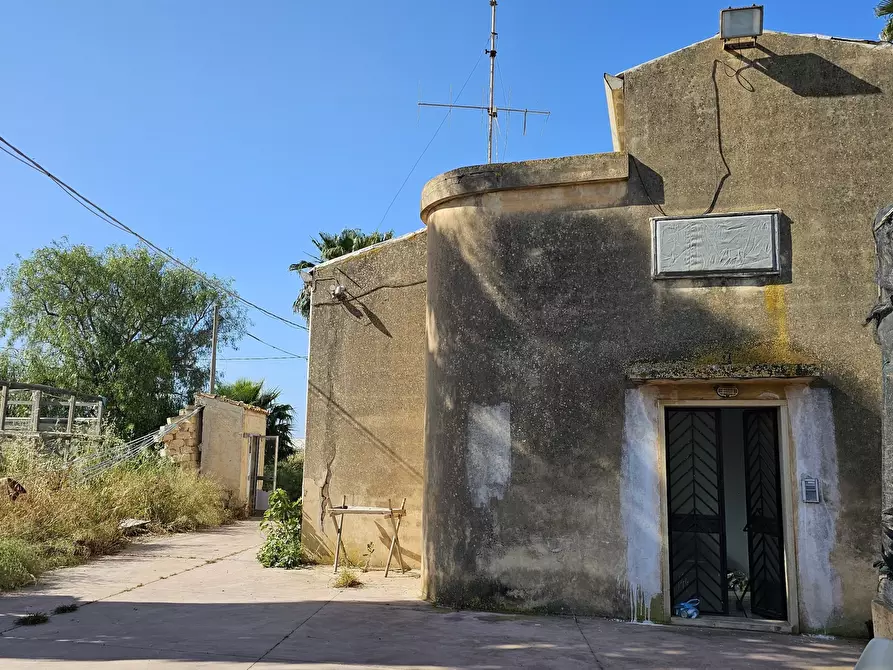 Immagine 15 di Magazzino in vendita  in Via Ferro di Cavallo 94/1 a Scicli