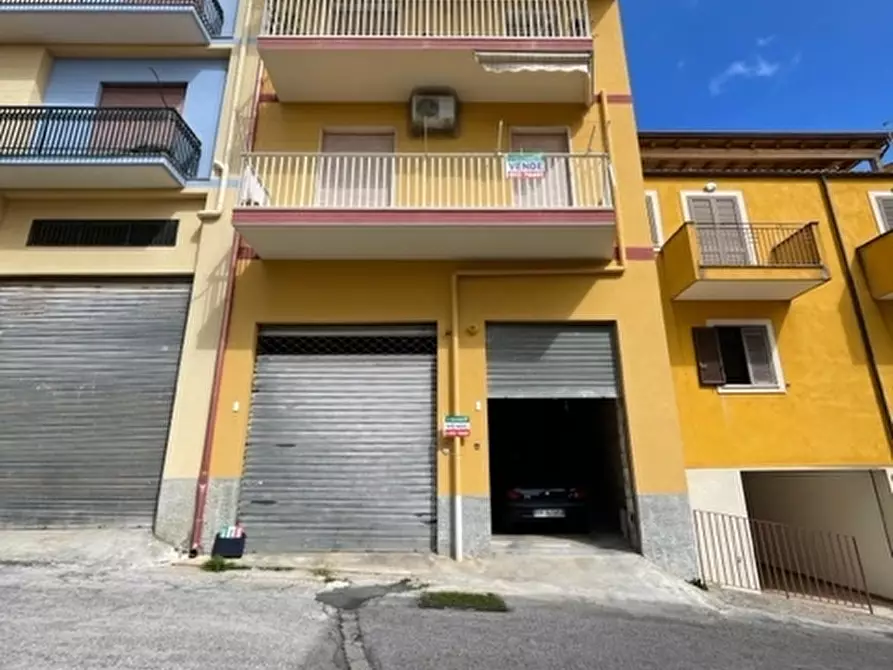 Immagine 2 di Appartamento in vendita  in VIA LORETO GALLINARA a Modica