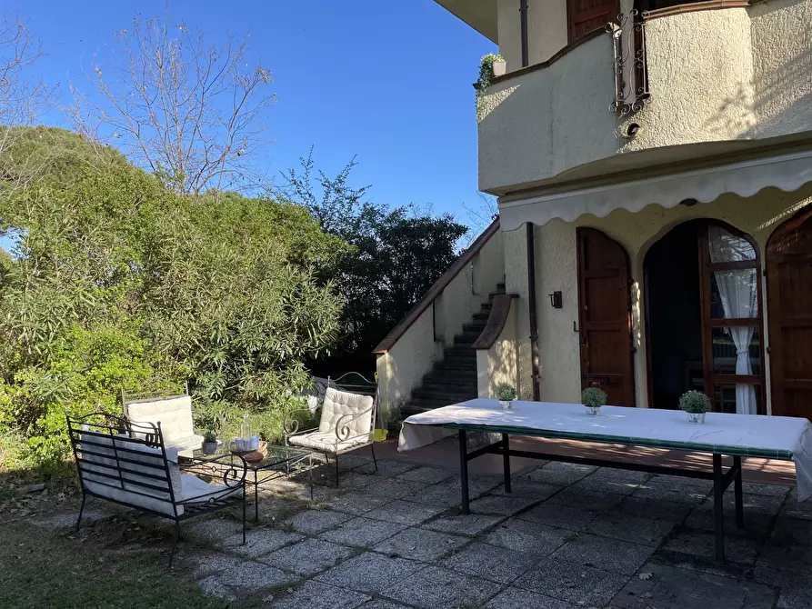 Immagine 10 di Casa indipendente in vendita  in VIA DEI TIGLI a Gabicce Mare