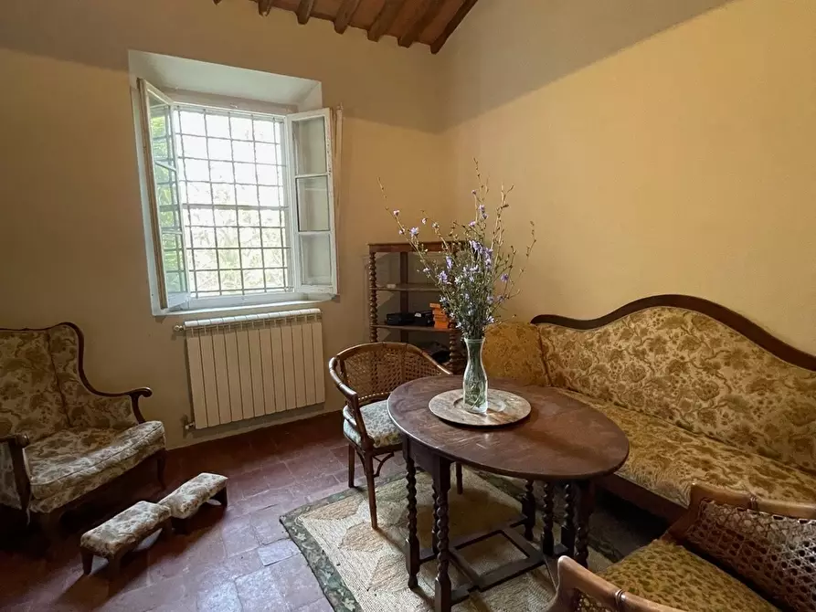 Immagine 18 di Villa in vendita  a Lucca