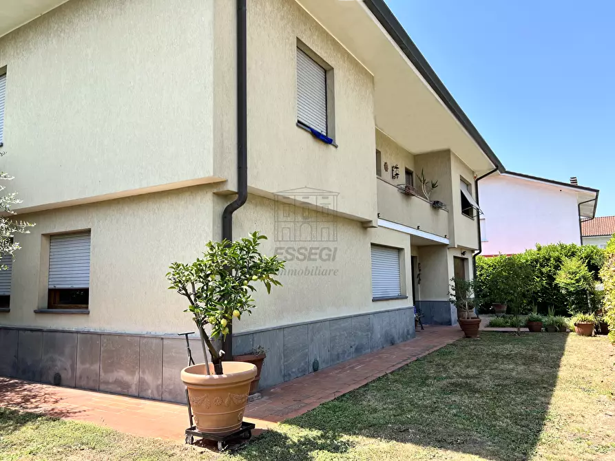 Immagine 33 di Villa in vendita  in Via della Chiesa XI 568 a Lucca