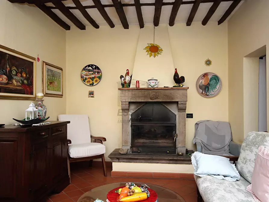 Immagine 6 di Rustico / casale in vendita  a Capannori